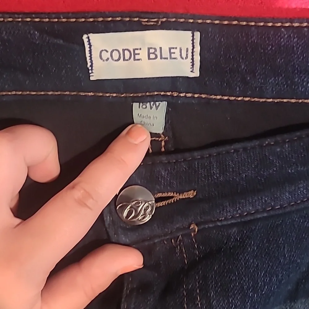 Code Bleu Jean Shorts - Picture 2 of 3